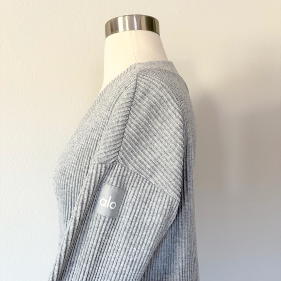 ALO Yoga Muse Ribbed Cropped Pullover Gray S - Picture 4 of 6